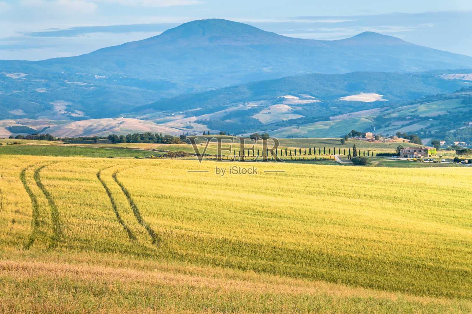 日出风景著名的托斯卡纳景观与弯曲的道路和柏树意大利照片摄影图片