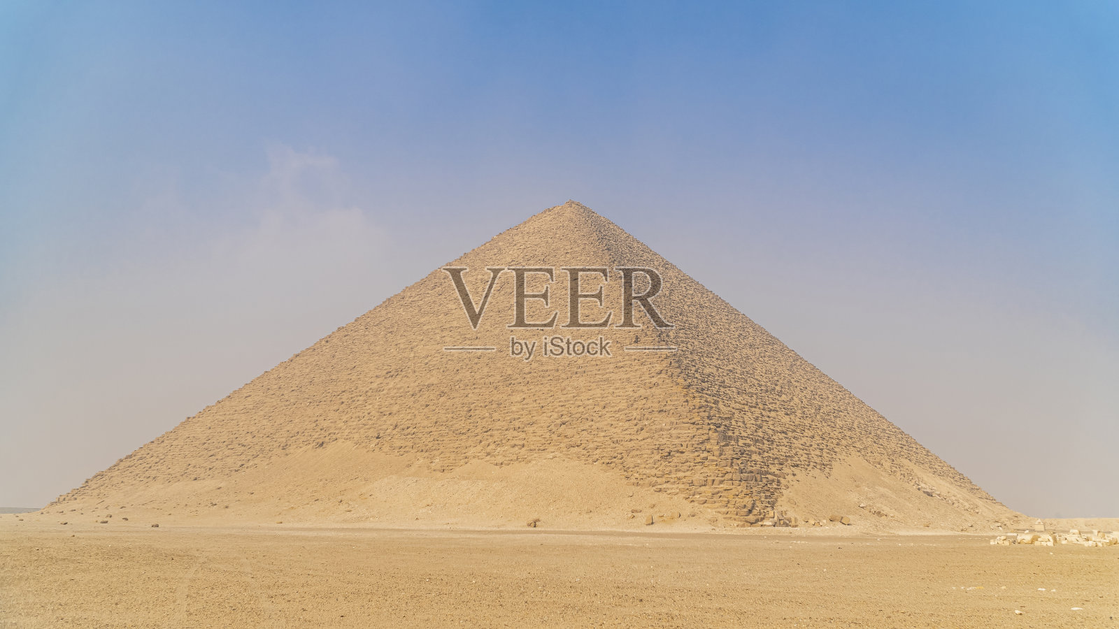 红色金字塔照片摄影图片