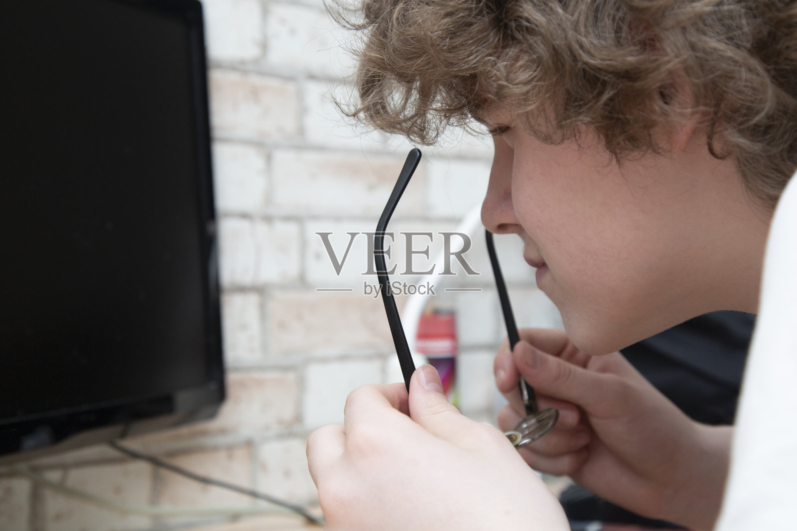 近视眼问题照片摄影图片