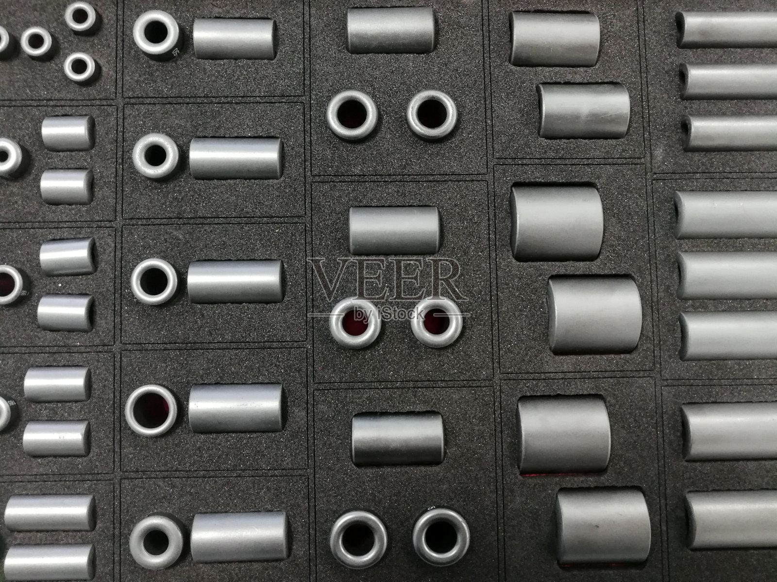 汽车电缆装配用铁氧体照片摄影图片