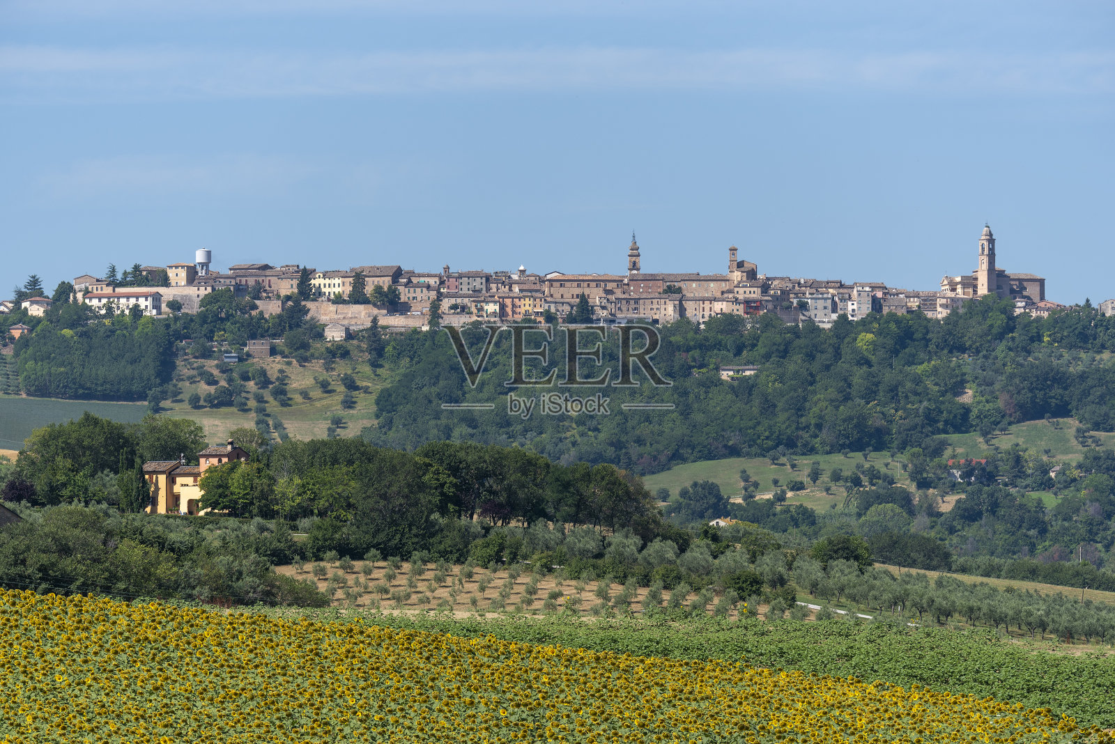 特里亚附近的乡村景观照片摄影图片