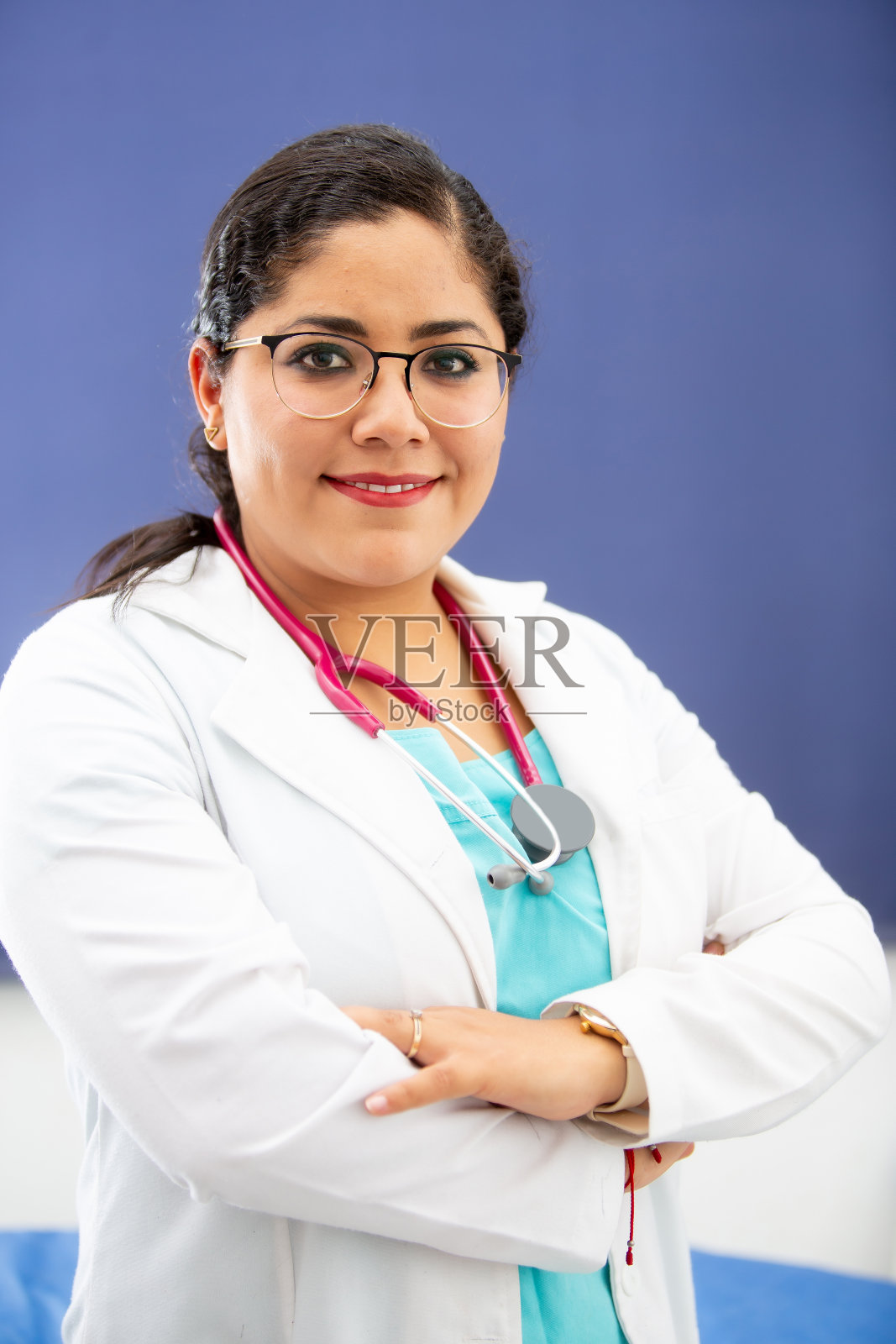 穿白大褂的妇科医生照片摄影图片