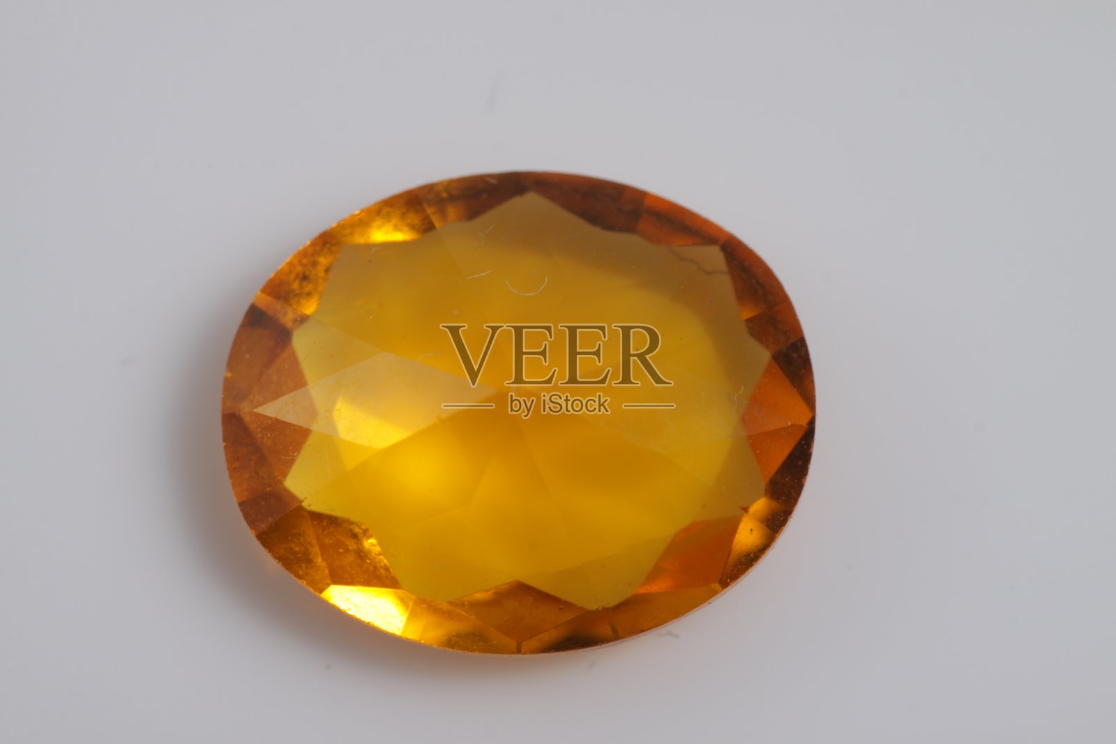 近距离拍摄美丽的彩色水晶钻石般的珠子照片摄影图片