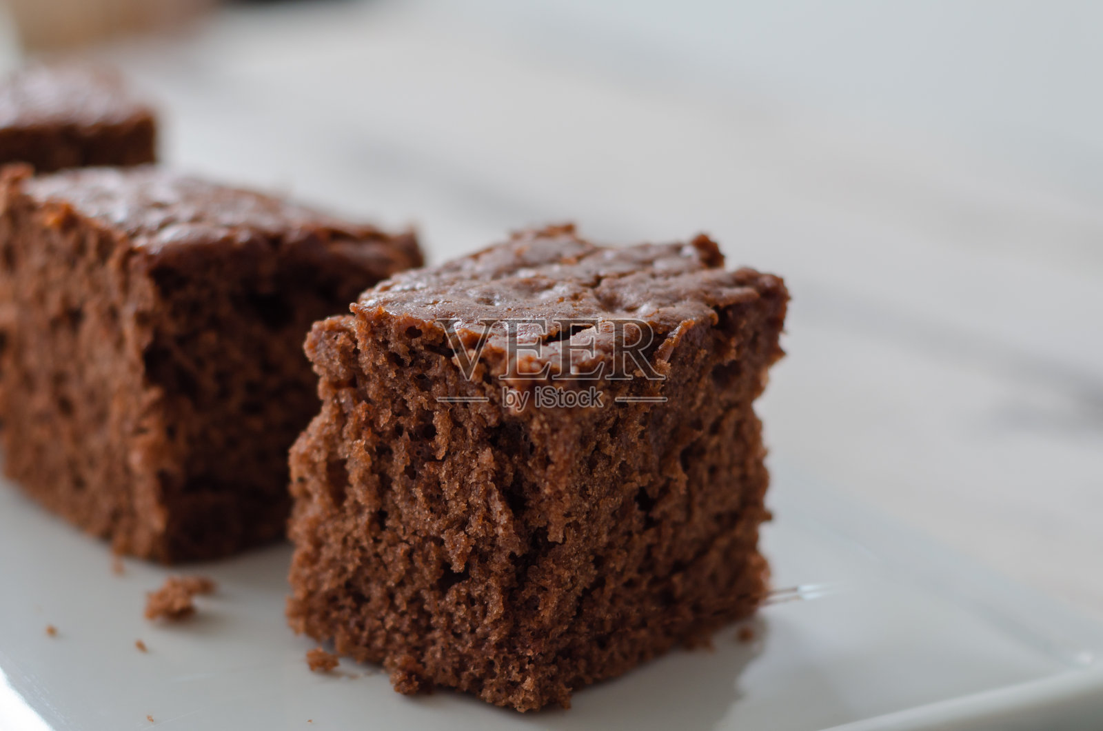 几片巧克力蛋糕照片摄影图片