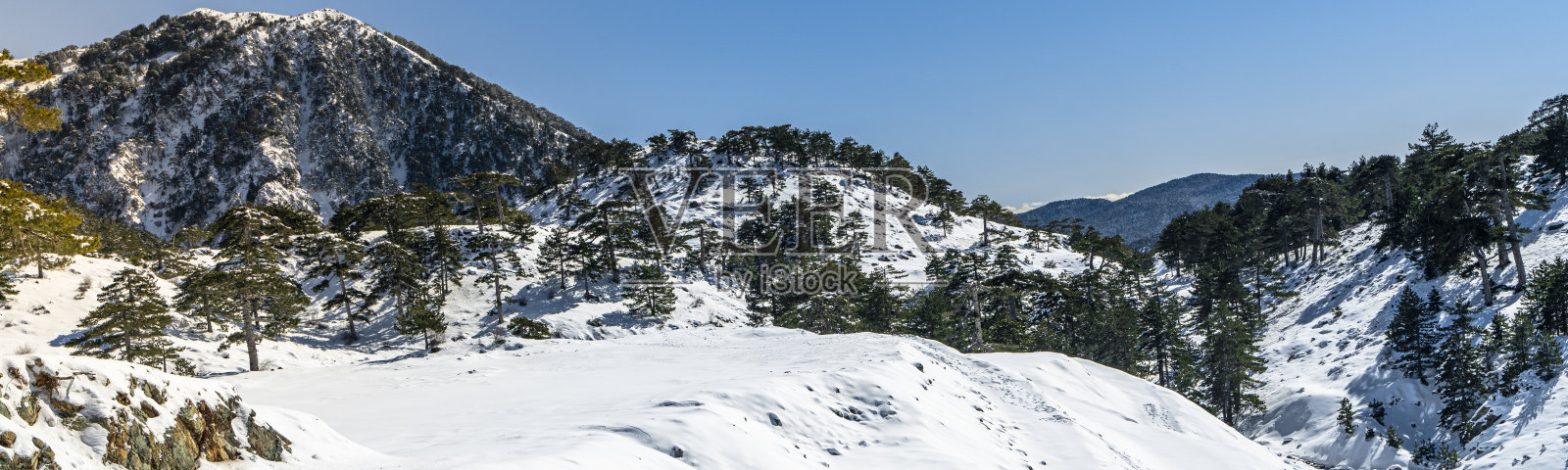 山景被雪覆盖照片摄影图片