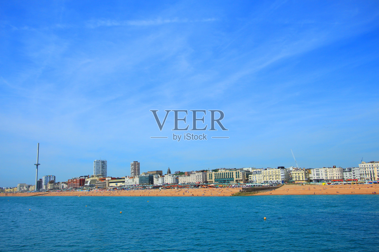 一个阳光明媚的夏日,布赖顿镇照片摄影图片