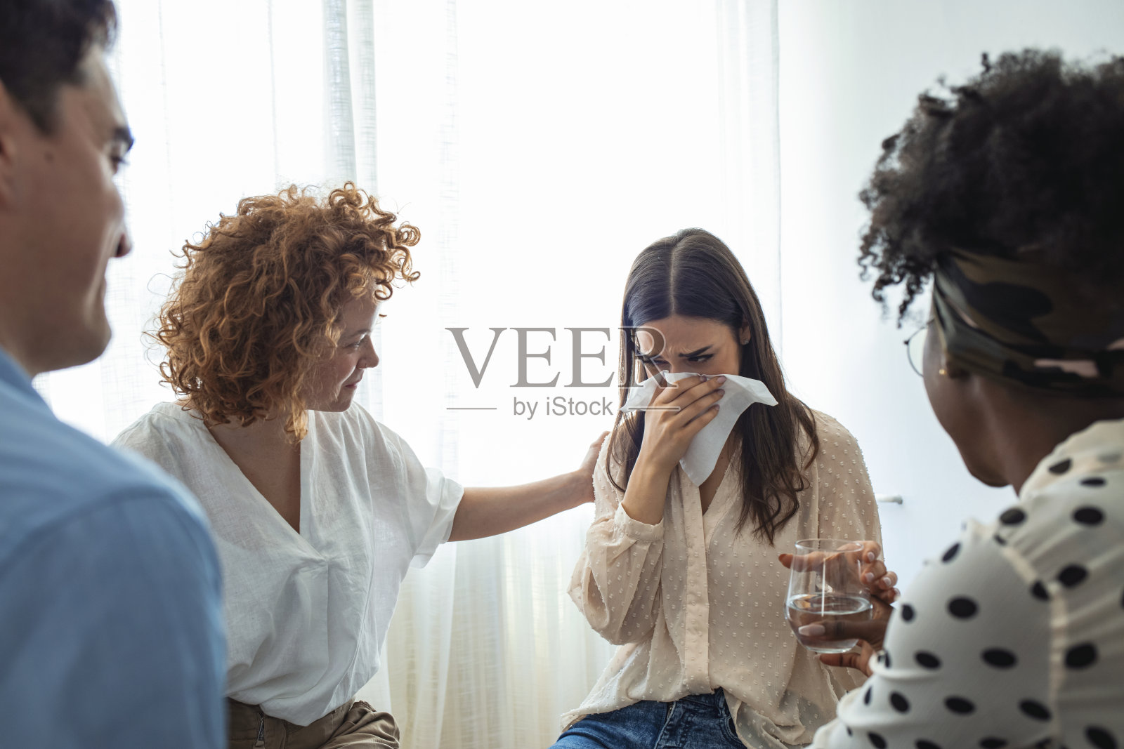 治疗危机照片摄影图片