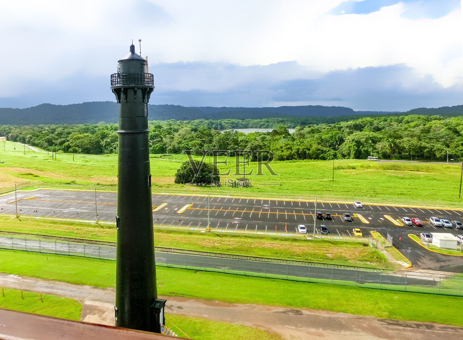 从游轮上俯瞰巴拿马运河照片摄影图片