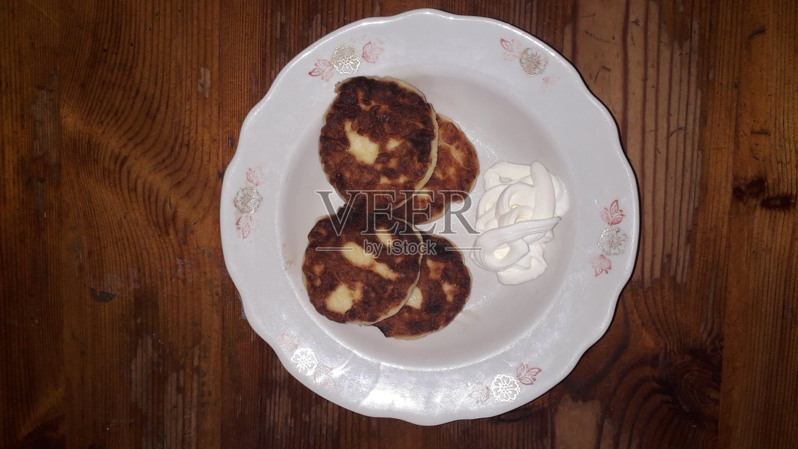 厨房里自制的各种食物照片摄影图片