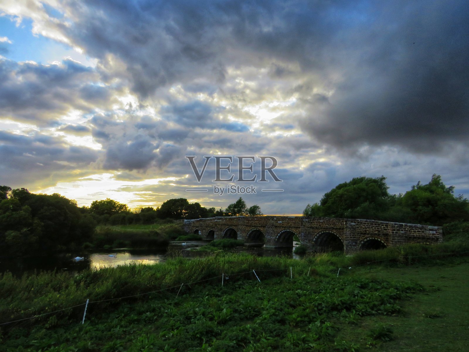 太远的桥照片摄影图片