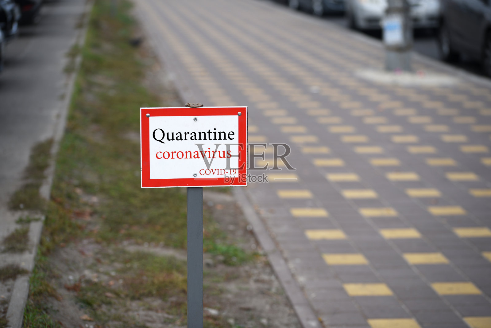 疫情爆发导致边境、学校、航班、旅行、道路和地铁关闭。照片摄影图片