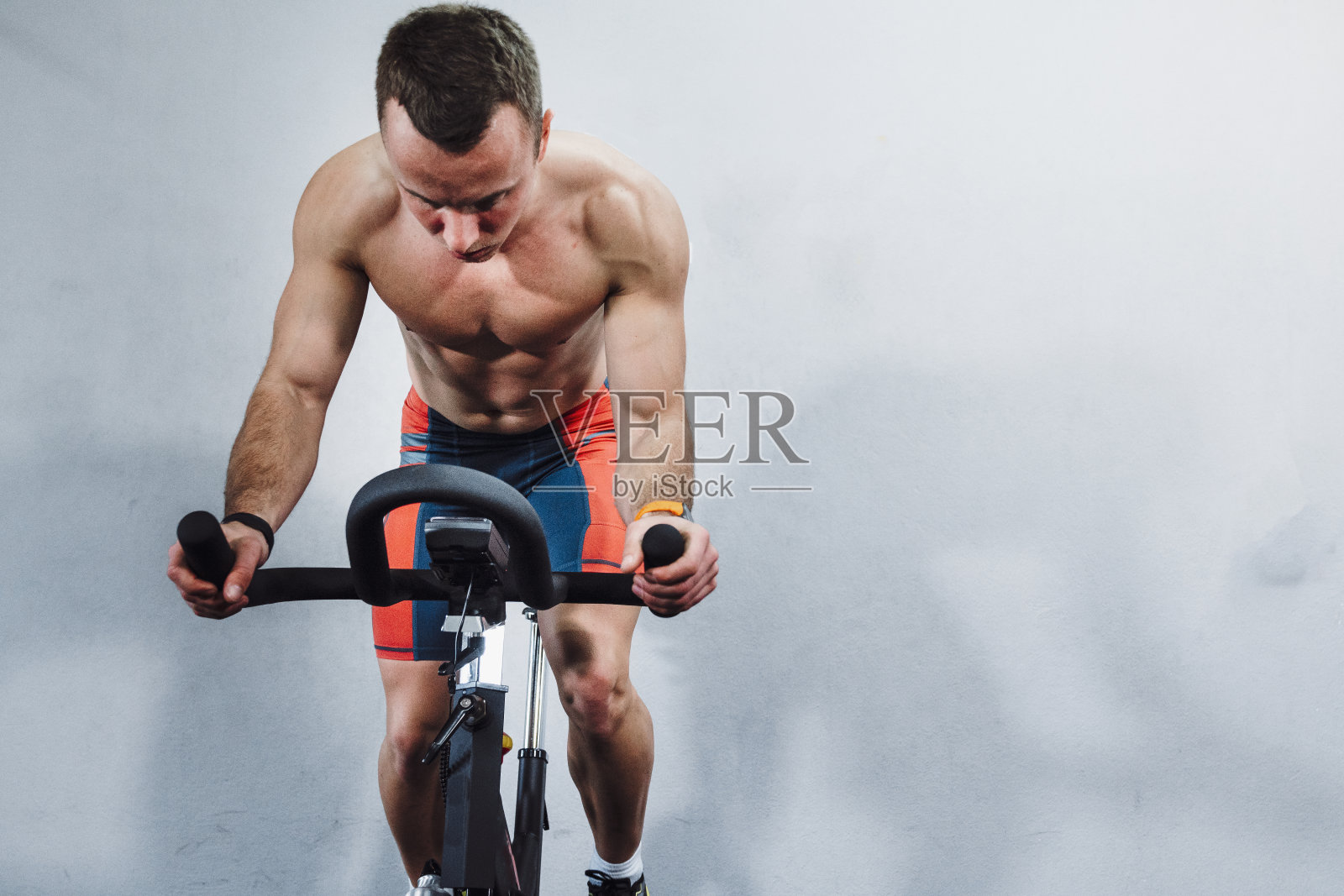 室内自行车运动照片摄影图片