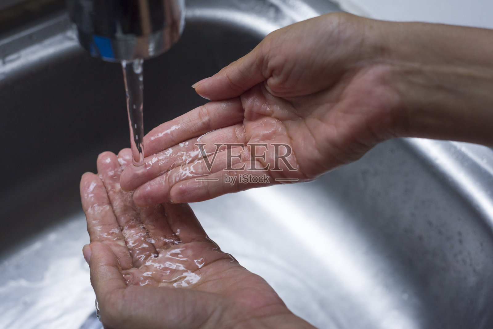 用水洗手照片摄影图片