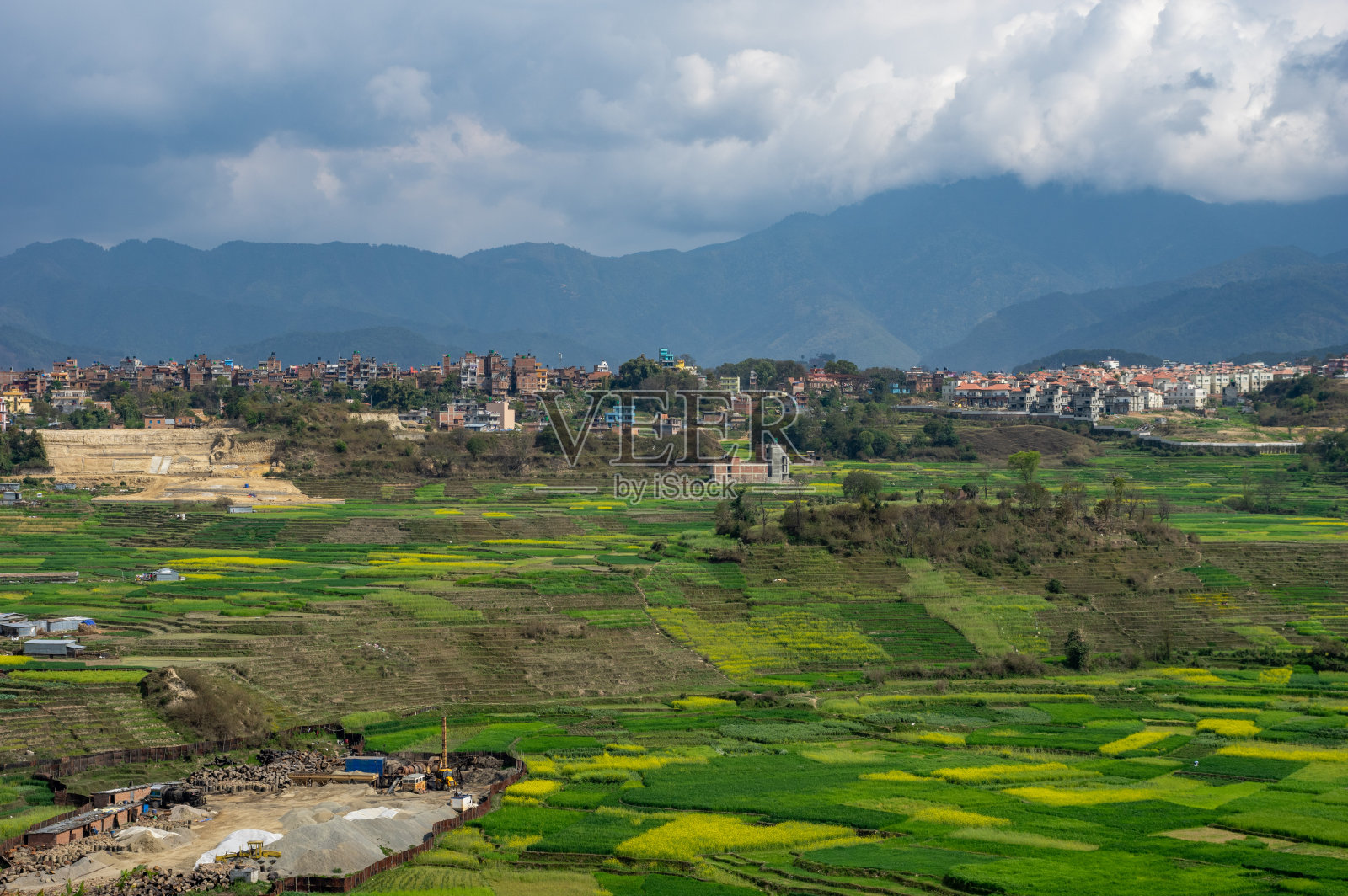 加德满都山谷的暴风雨天空照片摄影图片