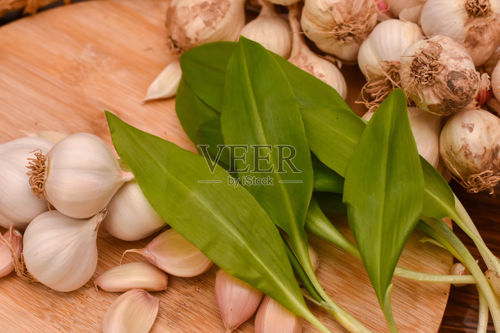 野生熊葱大蒜照片摄影图片