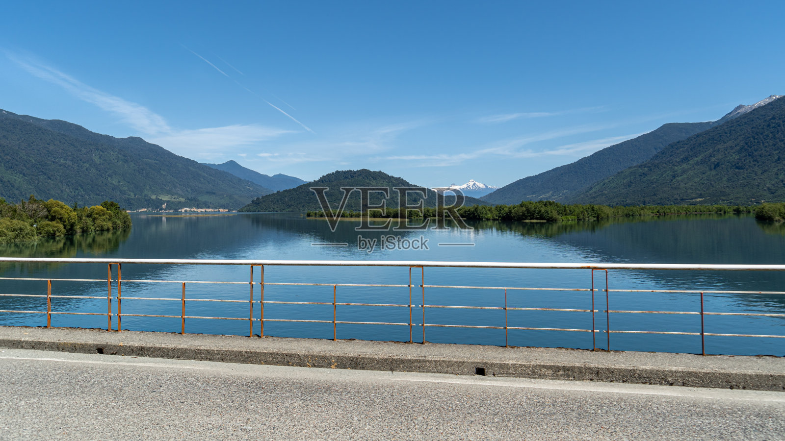 来自Petrohue桥的Reloncavi河口照片摄影图片