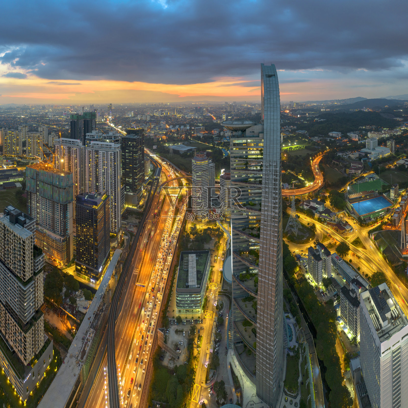 吉隆坡日落时分。照片摄影图片