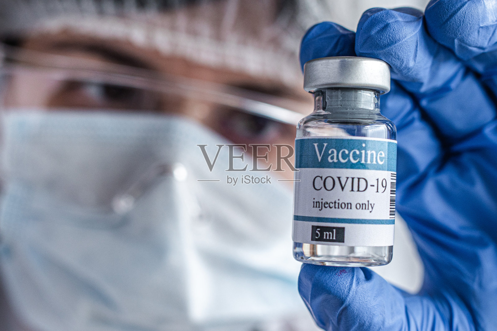 COVID-19冠状病毒疫苗安瓿注射瓶照片摄影图片