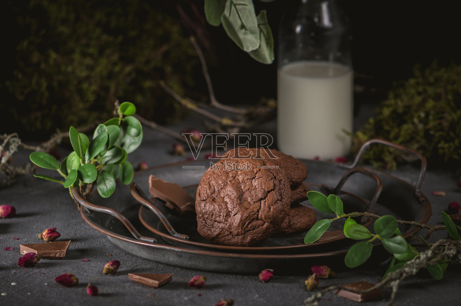 牛奶巧克力饼干照片摄影图片