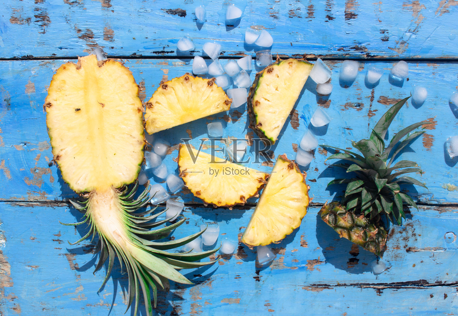 新鲜的热带水果菠萝照片摄影图片