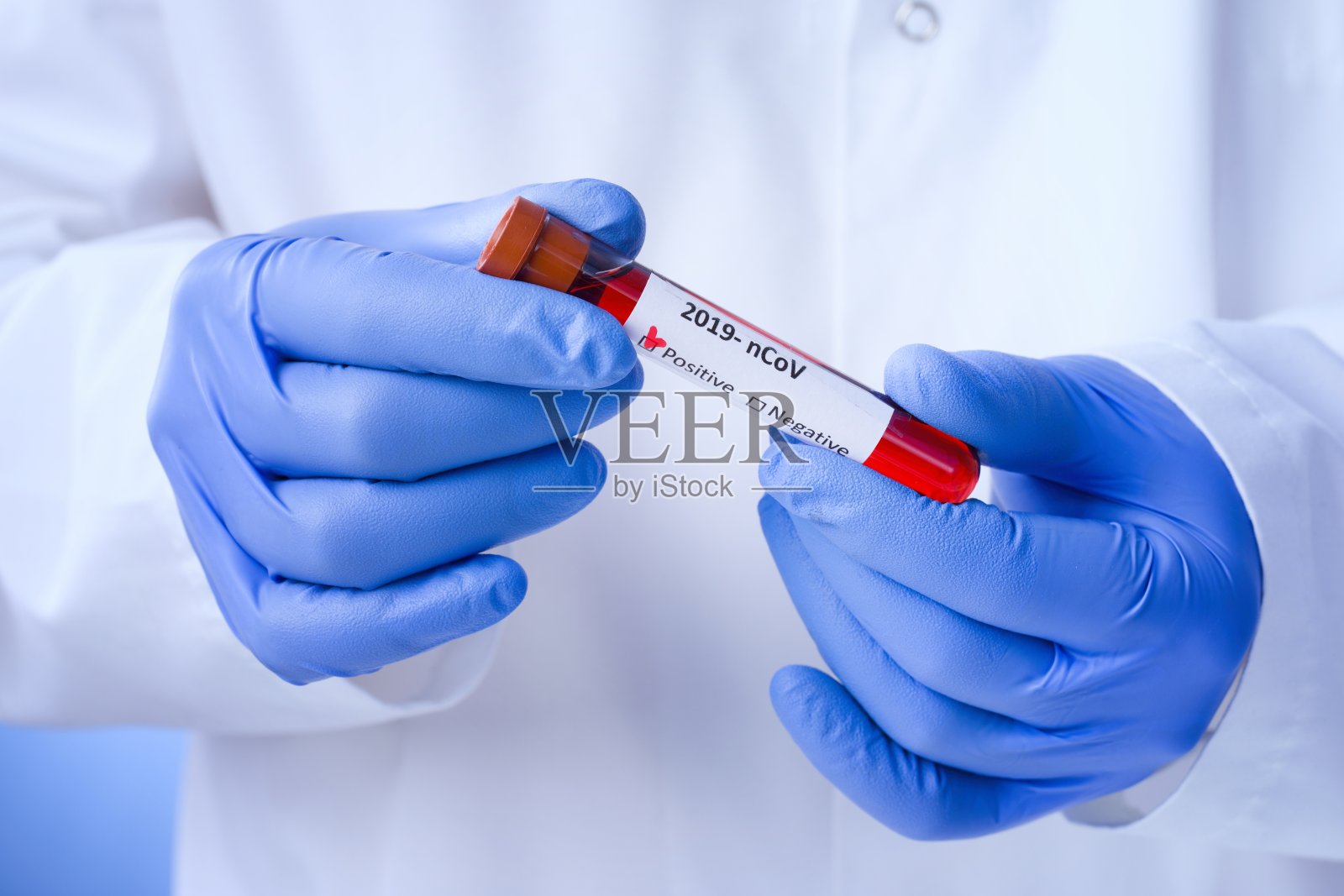 冠状病毒待在家里。流行病。冠状病毒的爆发。新型冠状病毒肺炎照片摄影图片