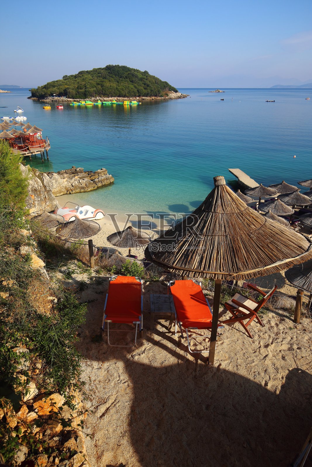 阿尔巴尼亚的海边小镇Ksamil照片摄影图片