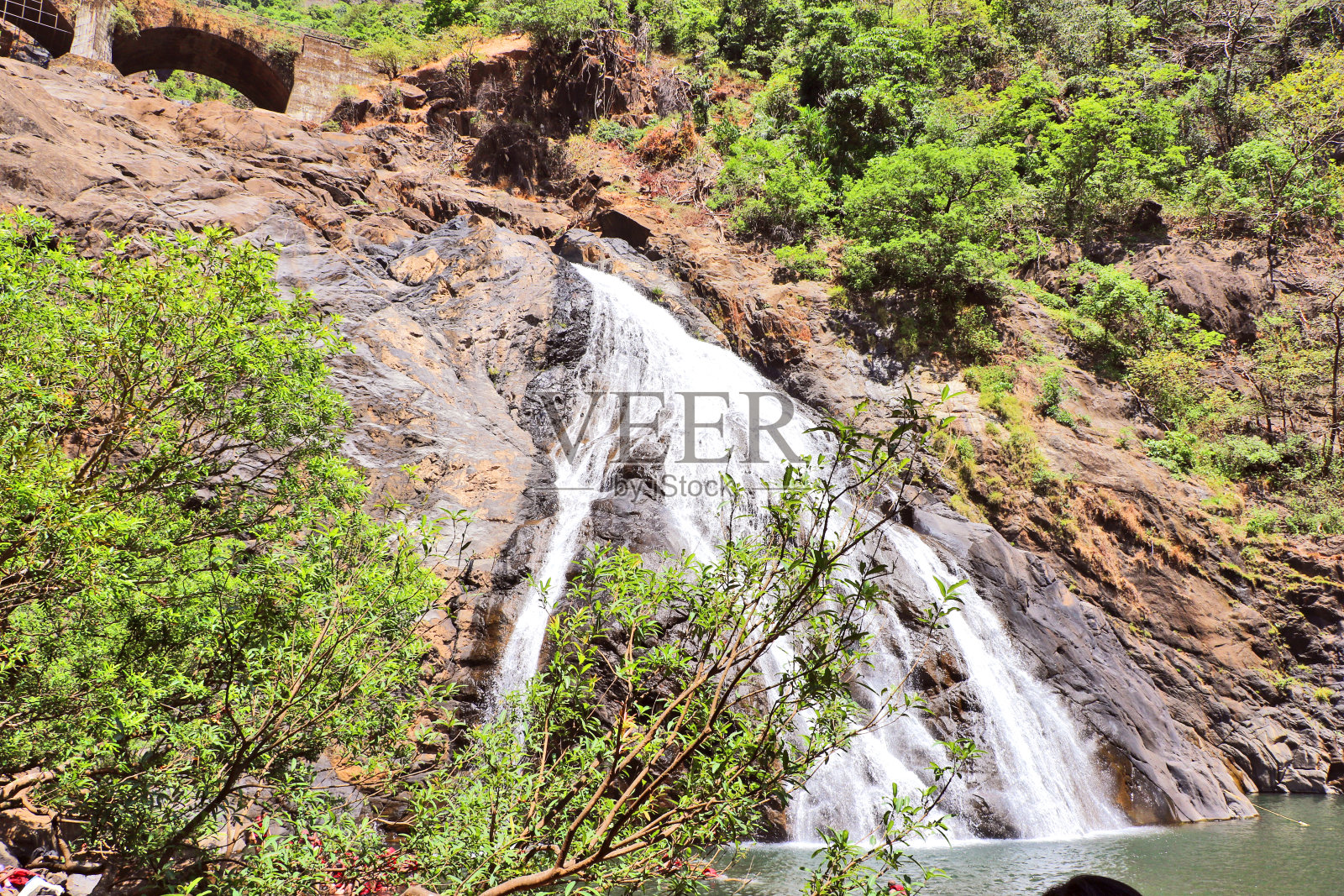 Dudhsagar瀑布,果阿照片摄影图片