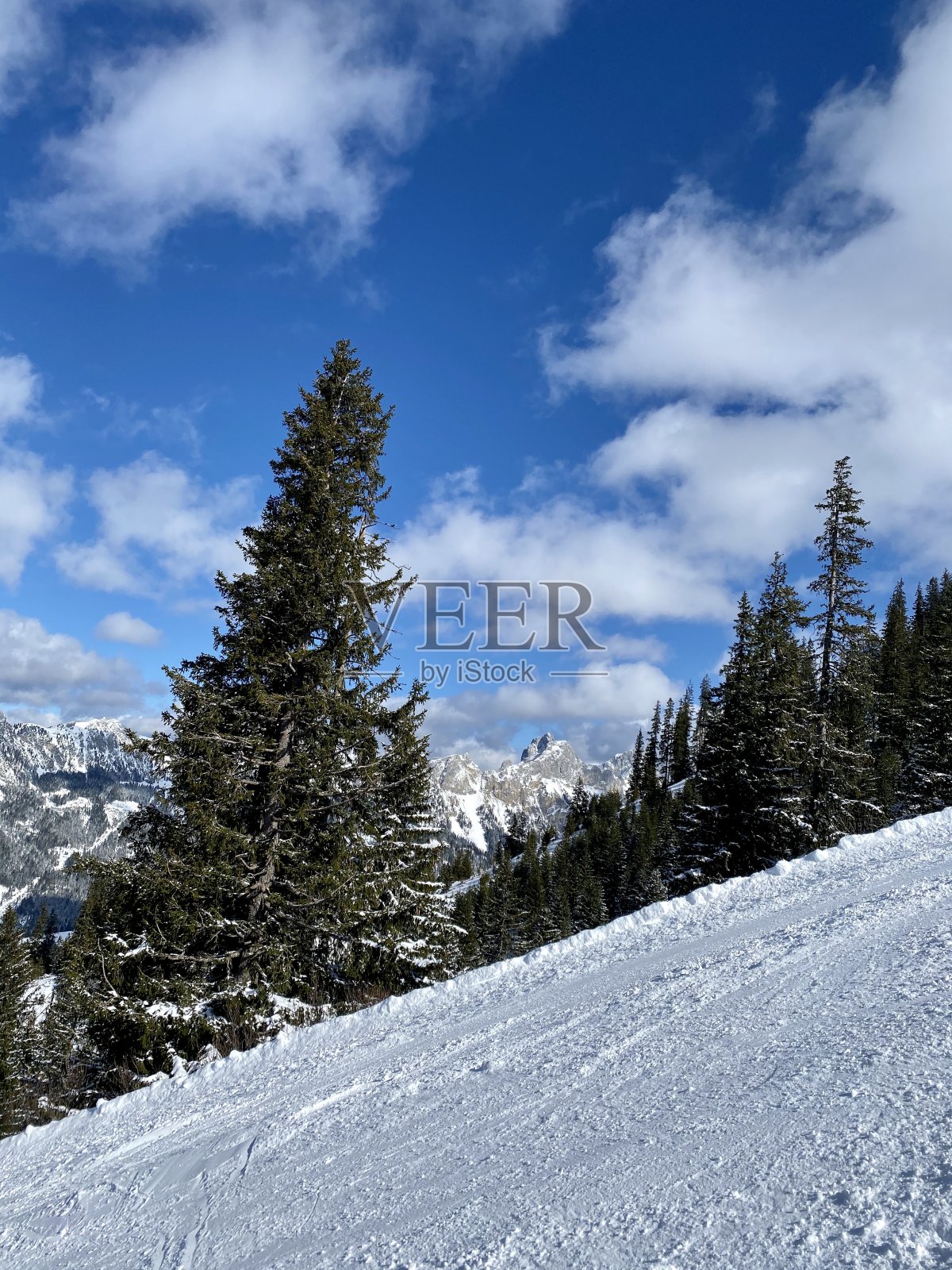 奥地利蒂罗尔的坦海默塔尔滑雪场照片摄影图片