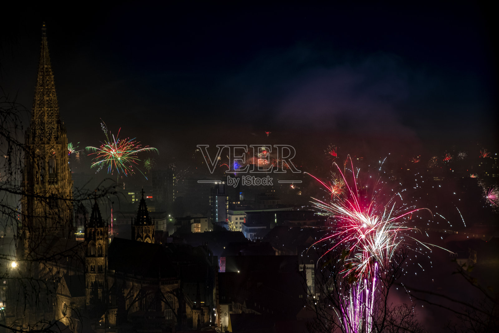 弗莱堡的新年焰火照片摄影图片