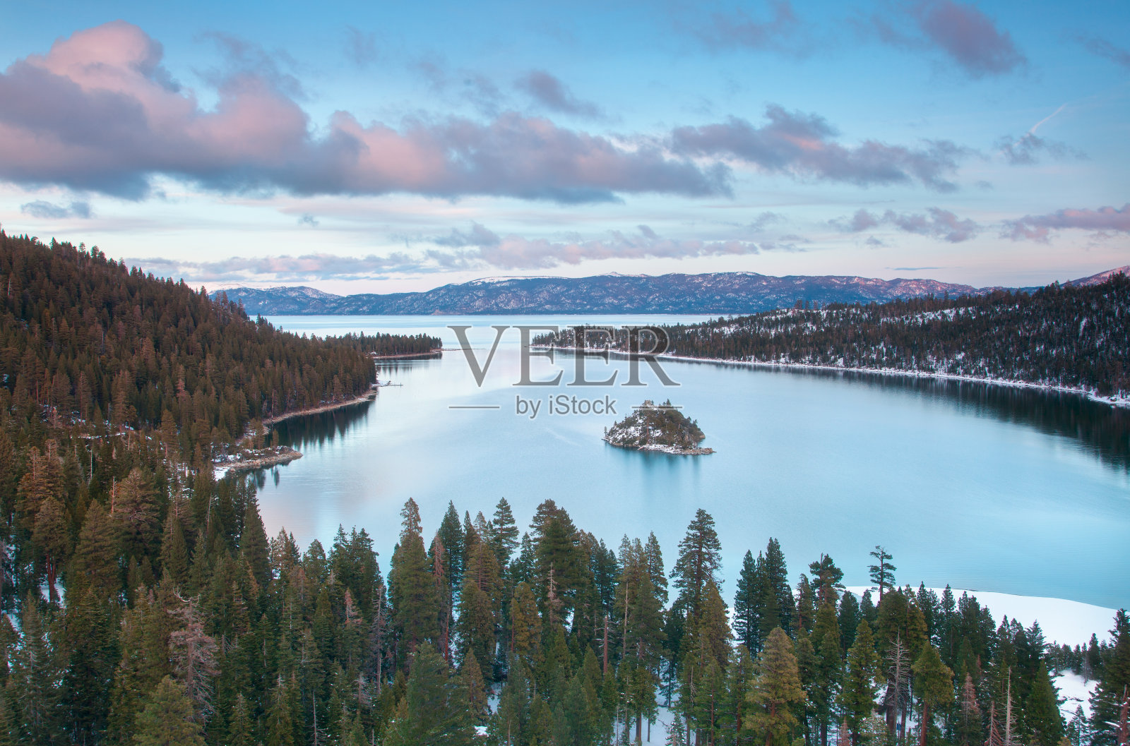 美丽的高山湖太浩在加利福尼亚照片摄影图片
