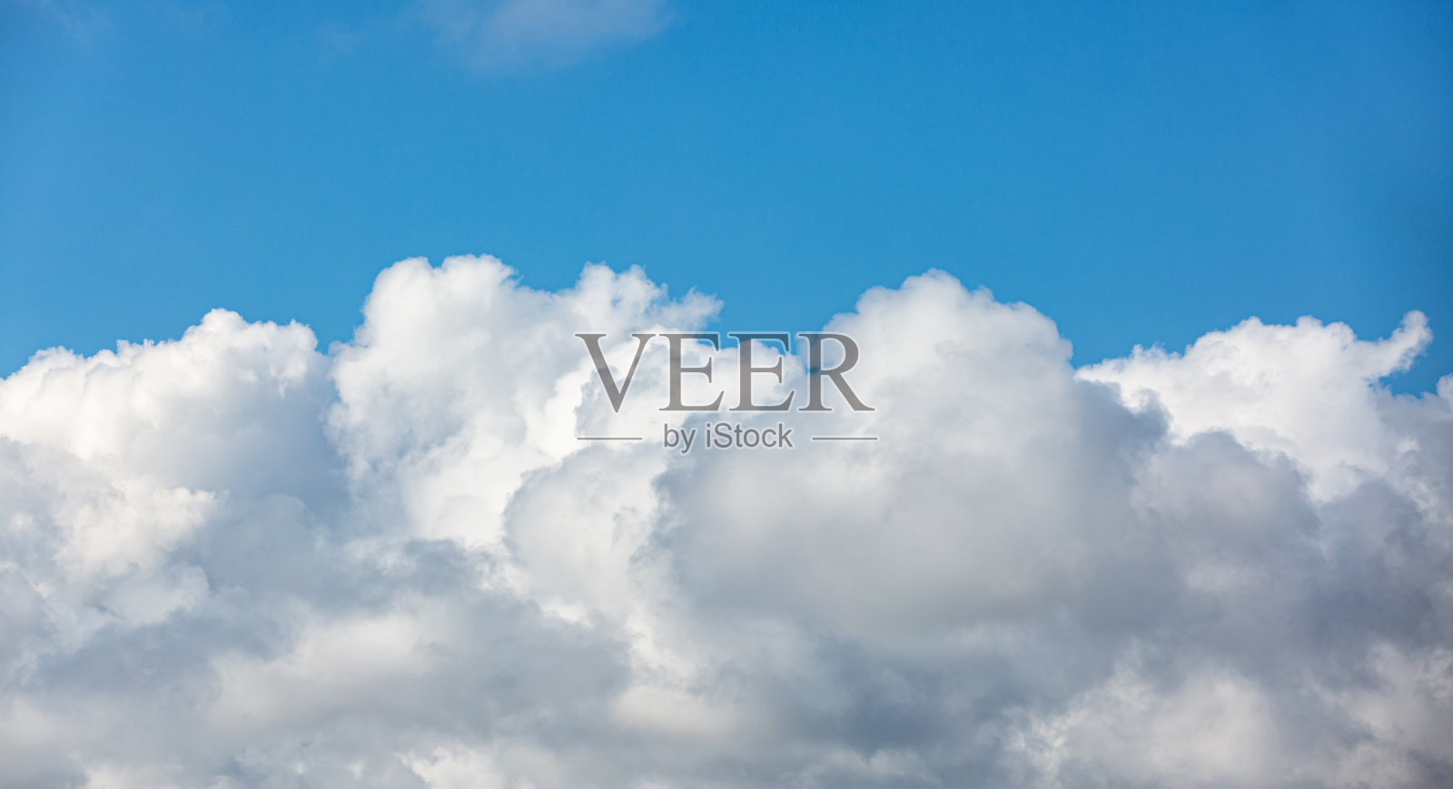 复古的背景云映衬着蓝天和纹理照片摄影图片