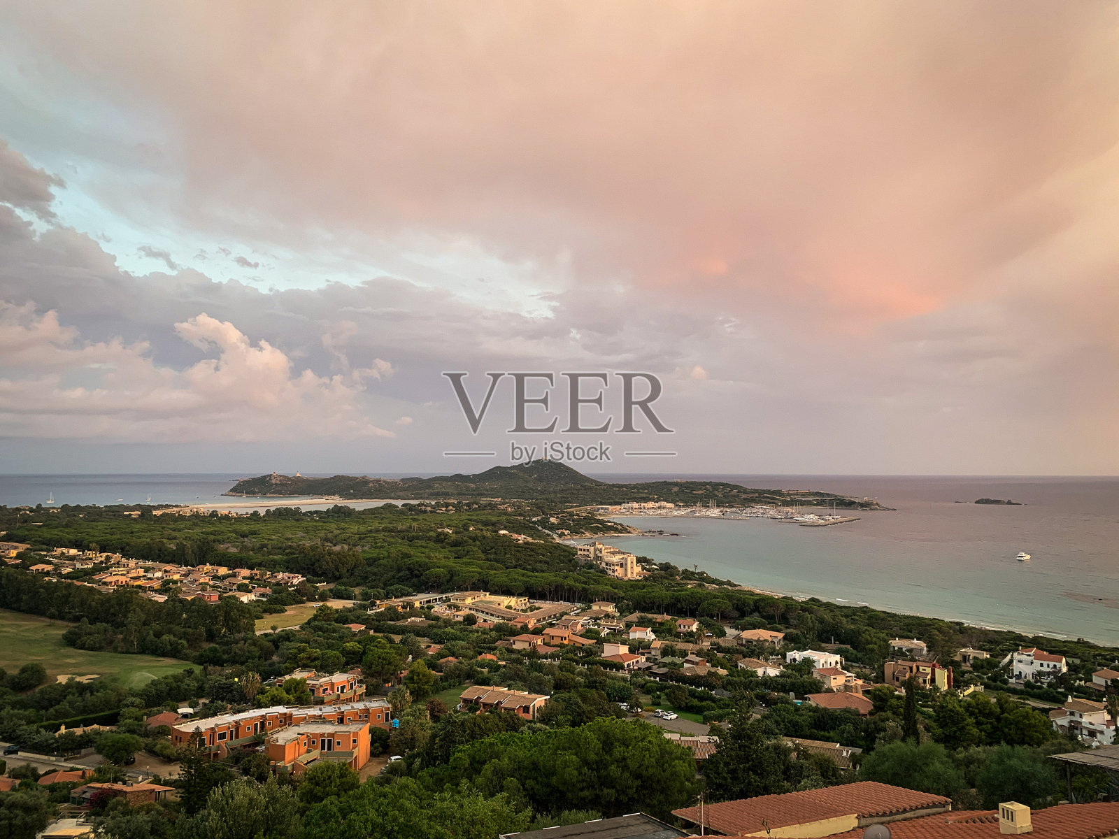 卡尔博纳拉角日落全景。Villasimius,撒丁岛,意大利。照片摄影图片