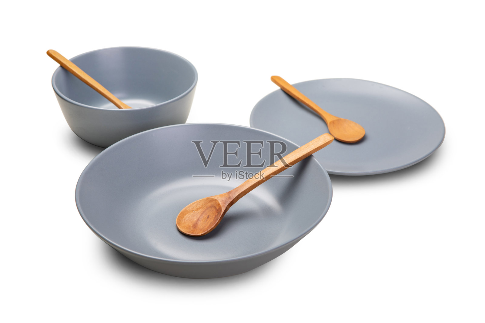 一组空白陶瓷板孤立在白色背景与裁剪路径。照片摄影图片