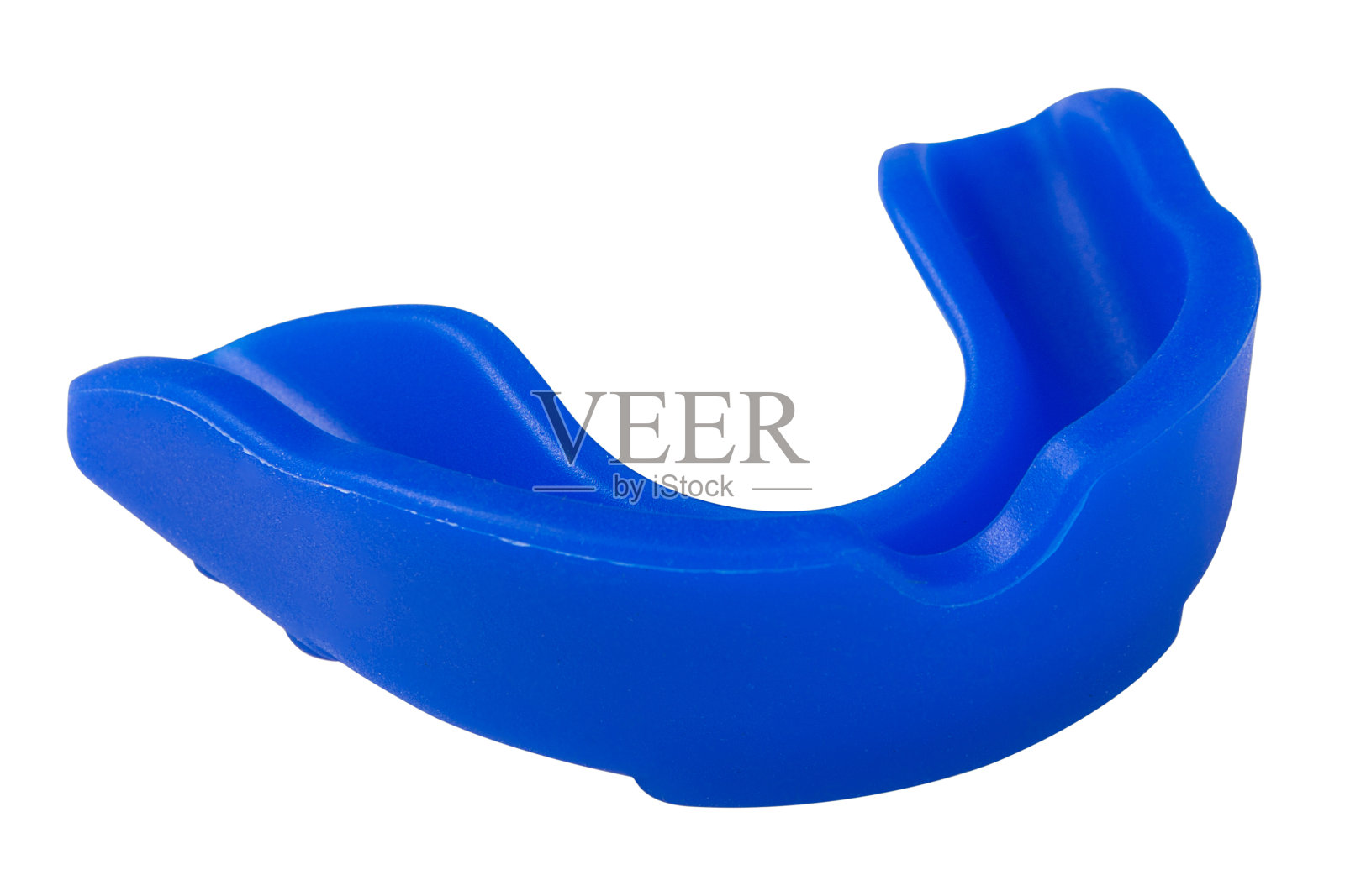 白色背景的蓝色拳击帽,保护运动员的牙齿不受打击照片摄影图片