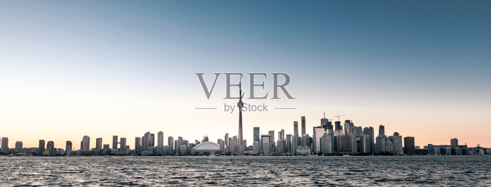 日落时分的多伦多城市天际线,加拿大安大略省照片摄影图片