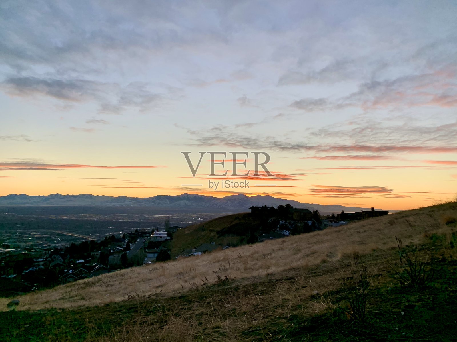 黄昏在盐湖城,犹他州的旗峰自然公园照片摄影图片
