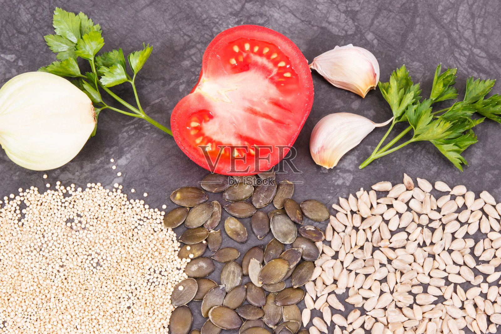 不同成分的来源锌,天然矿物质和纤维。健康的生活方式和营养的概念照片摄影图片