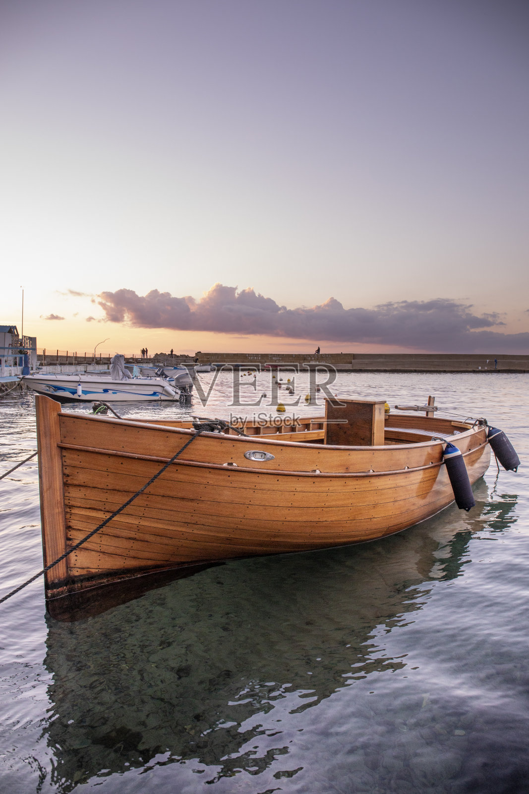 一艘旧木船照片摄影图片