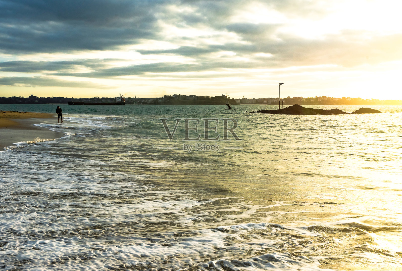 圣马洛10号海滩上的日落照片摄影图片