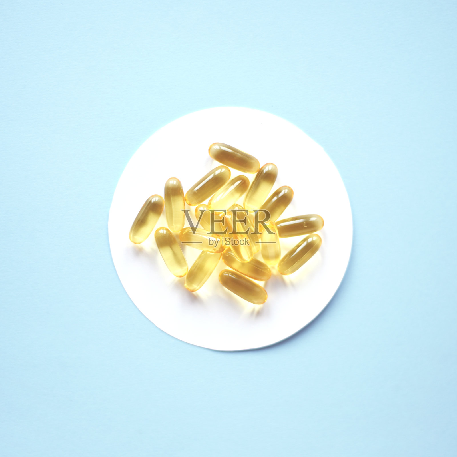 健康美容的鱼油胶囊。照片摄影图片