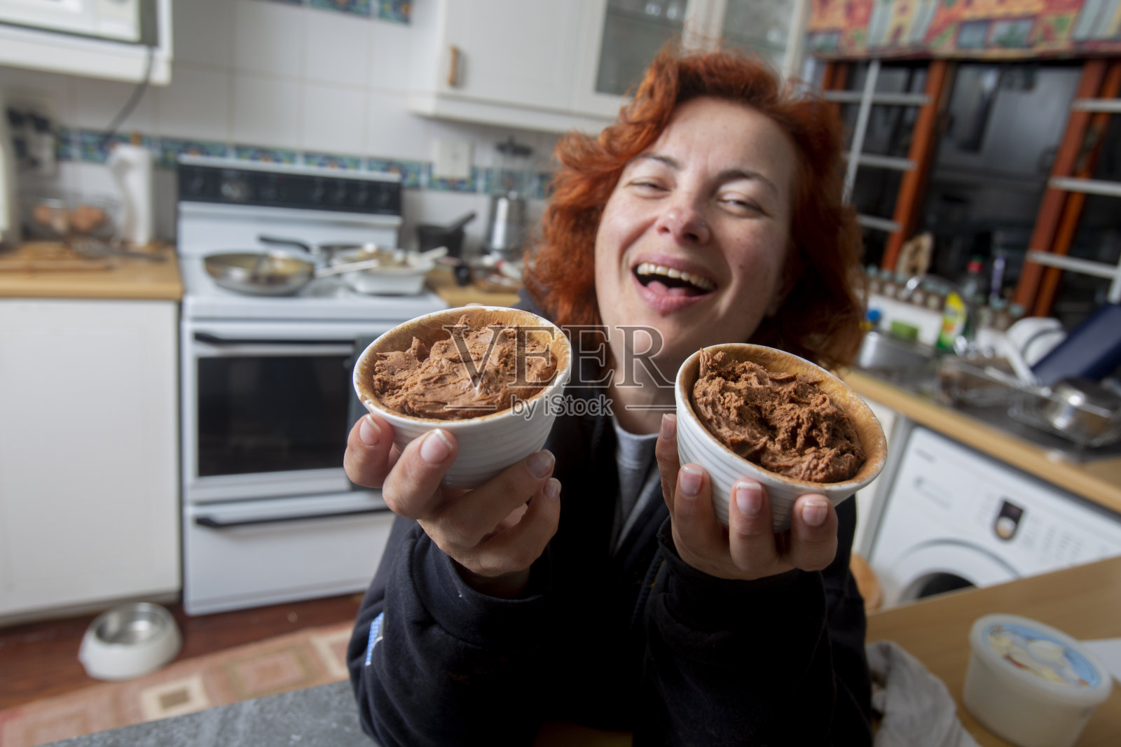 巧克力奶油冻甜点照片摄影图片
