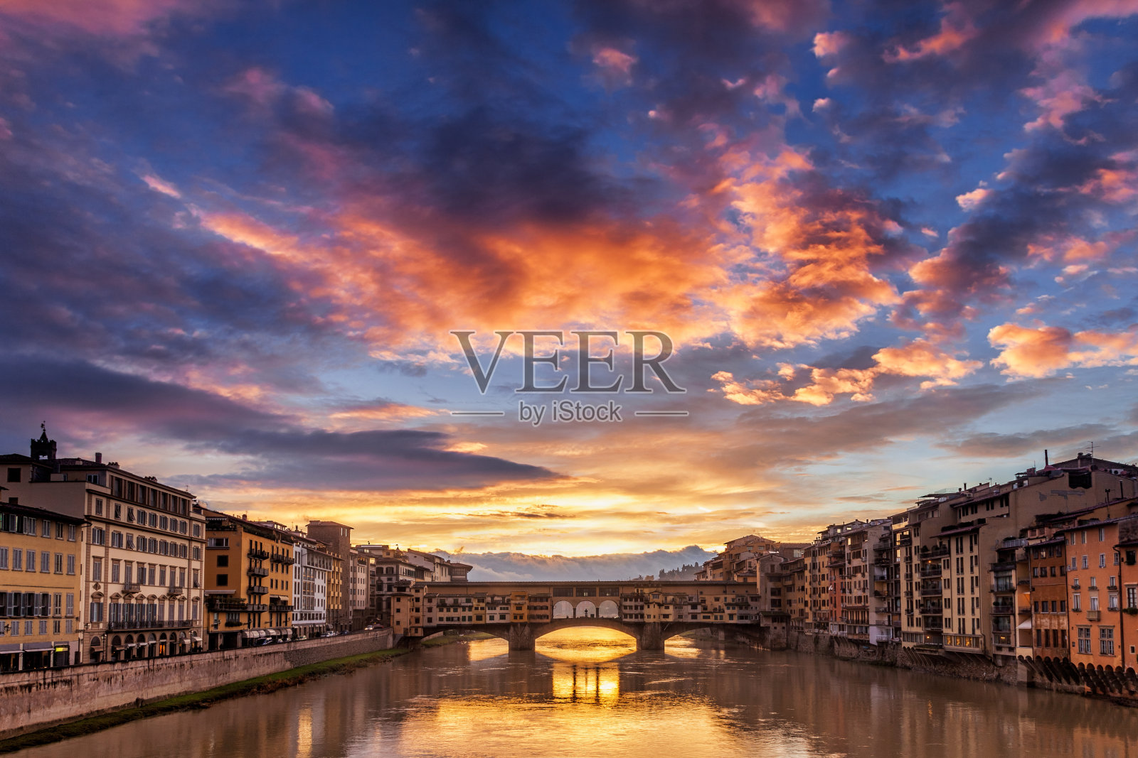 维琪奥桥上的日出照片摄影图片