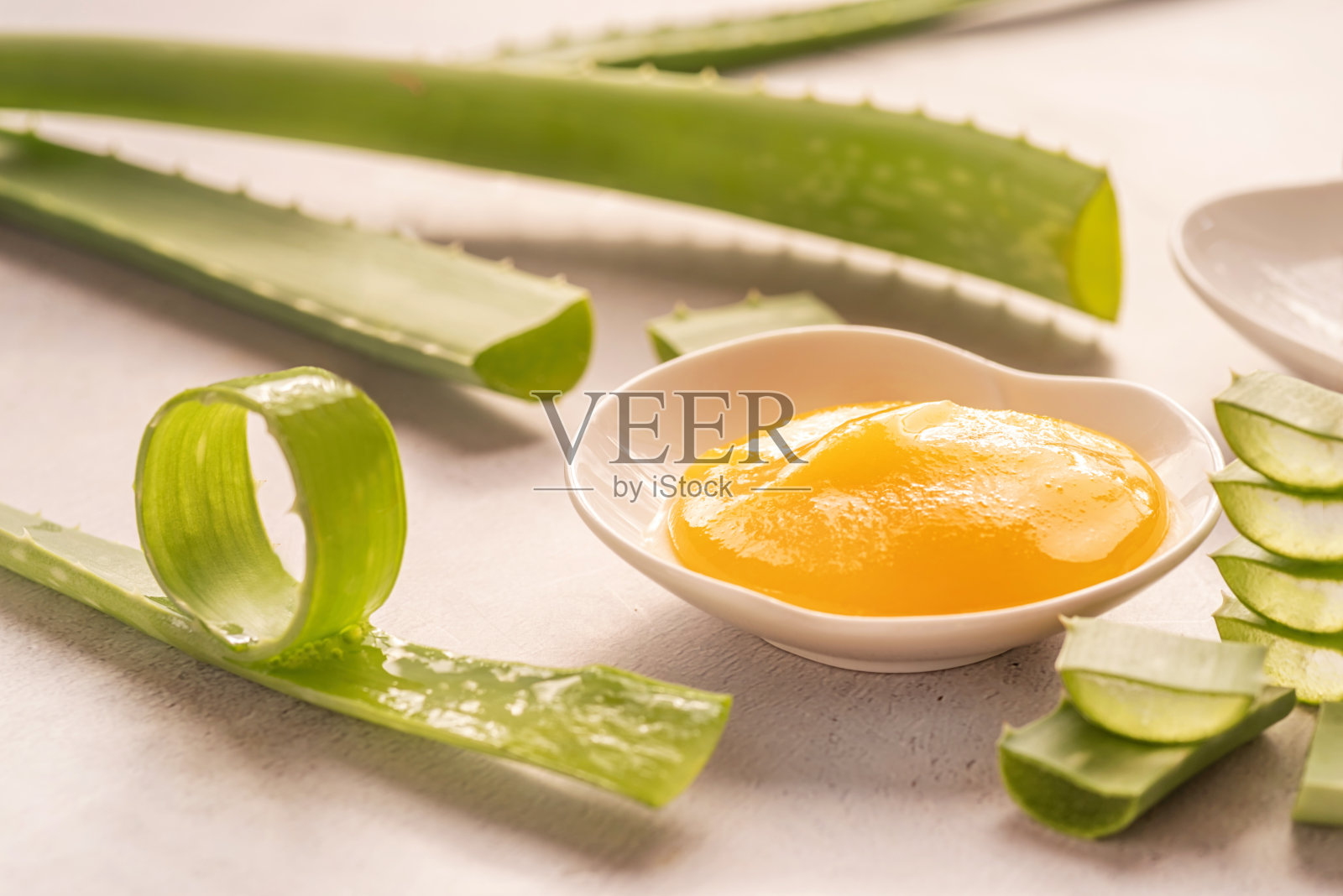 蜂蜜和芦荟作为天然化妆品成分照片摄影图片