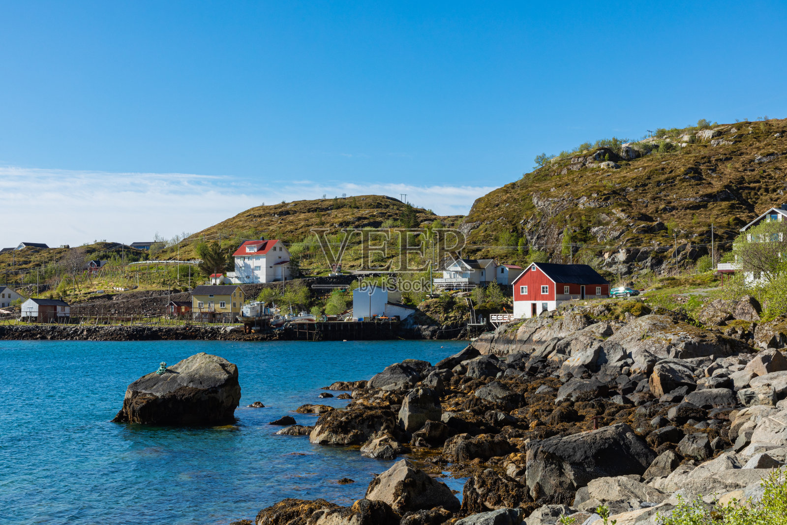 北欧罗浮敦群岛廷德渔村的传统建筑。挪威。照片摄影图片