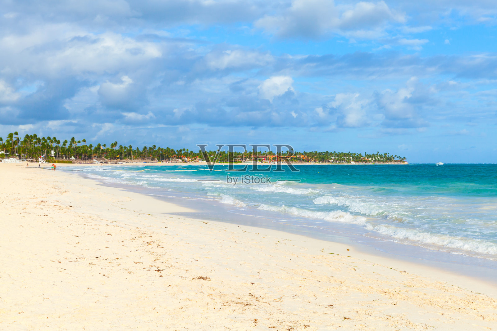 巴伐罗海滩艳阳天,海岸景观照片摄影图片