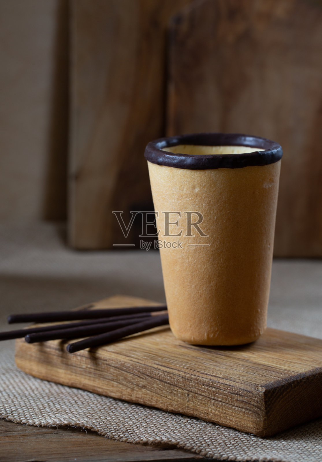 可食用的饼干杯,咖啡,可可,茶,牛奶照片摄影图片