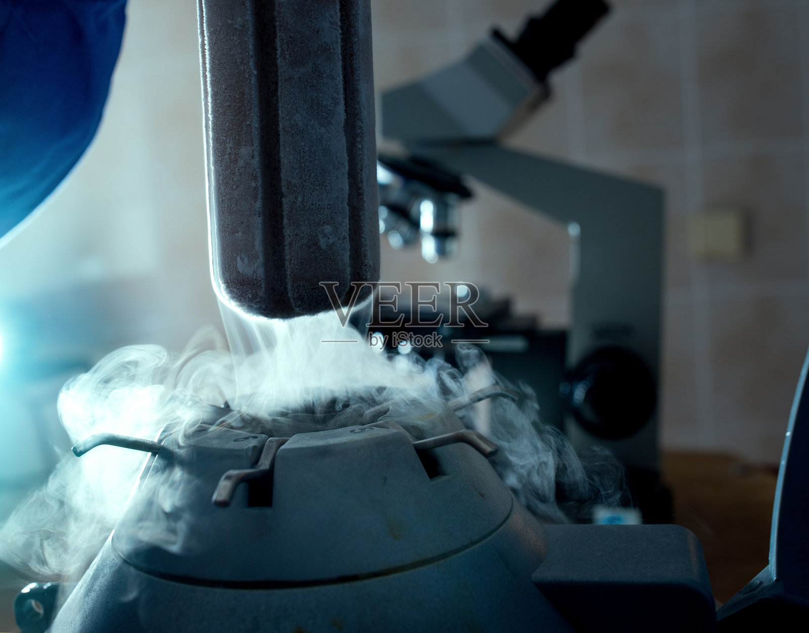 液氮罐公牛精子照片摄影图片