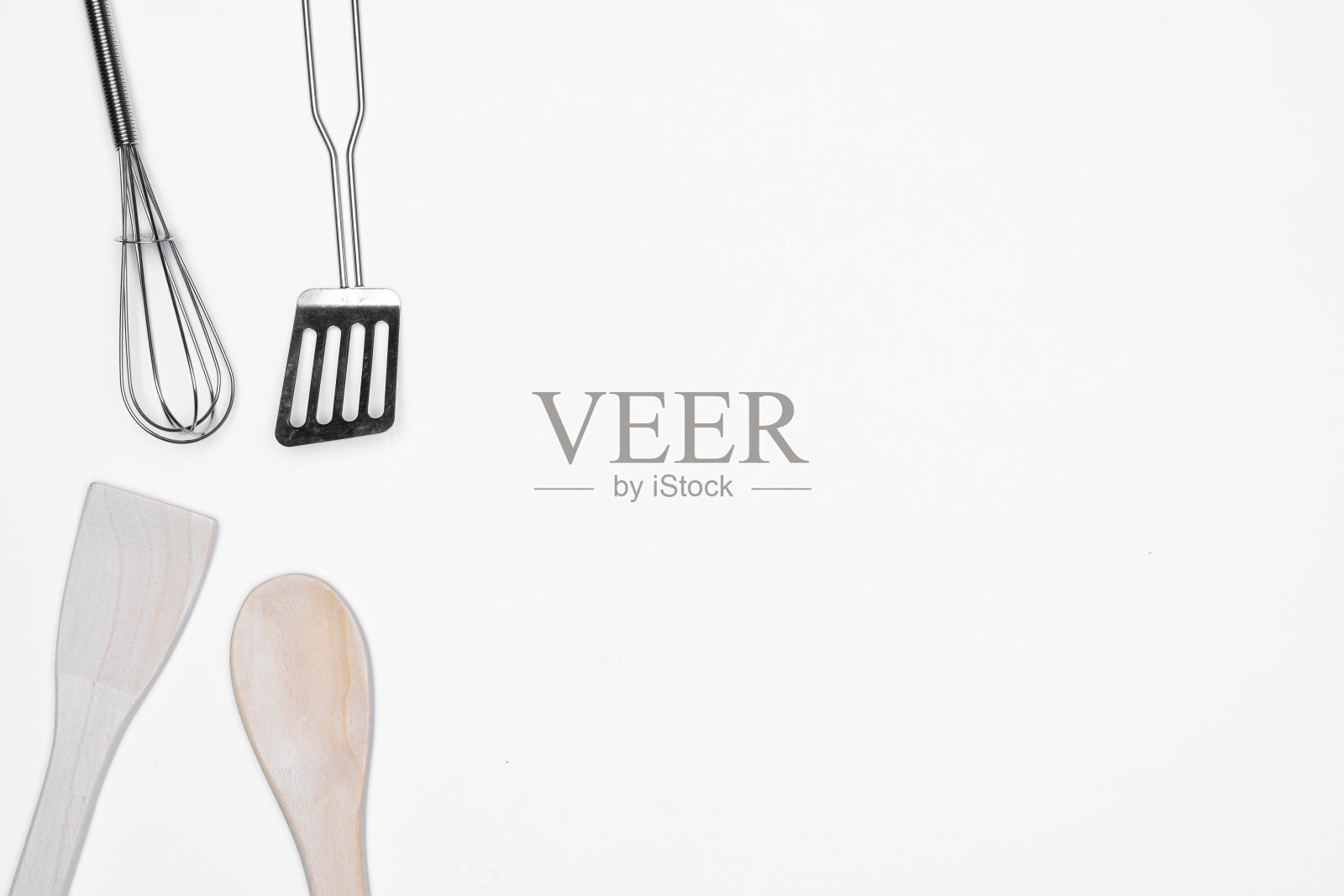 不锈钢厨房用具孤立在白色背景上。复制空间。照片摄影图片