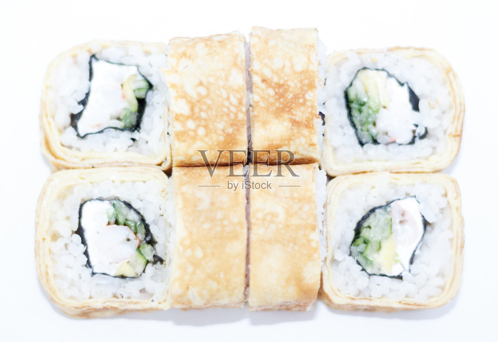 新鲜的日本卷配本地海鲜照片摄影图片