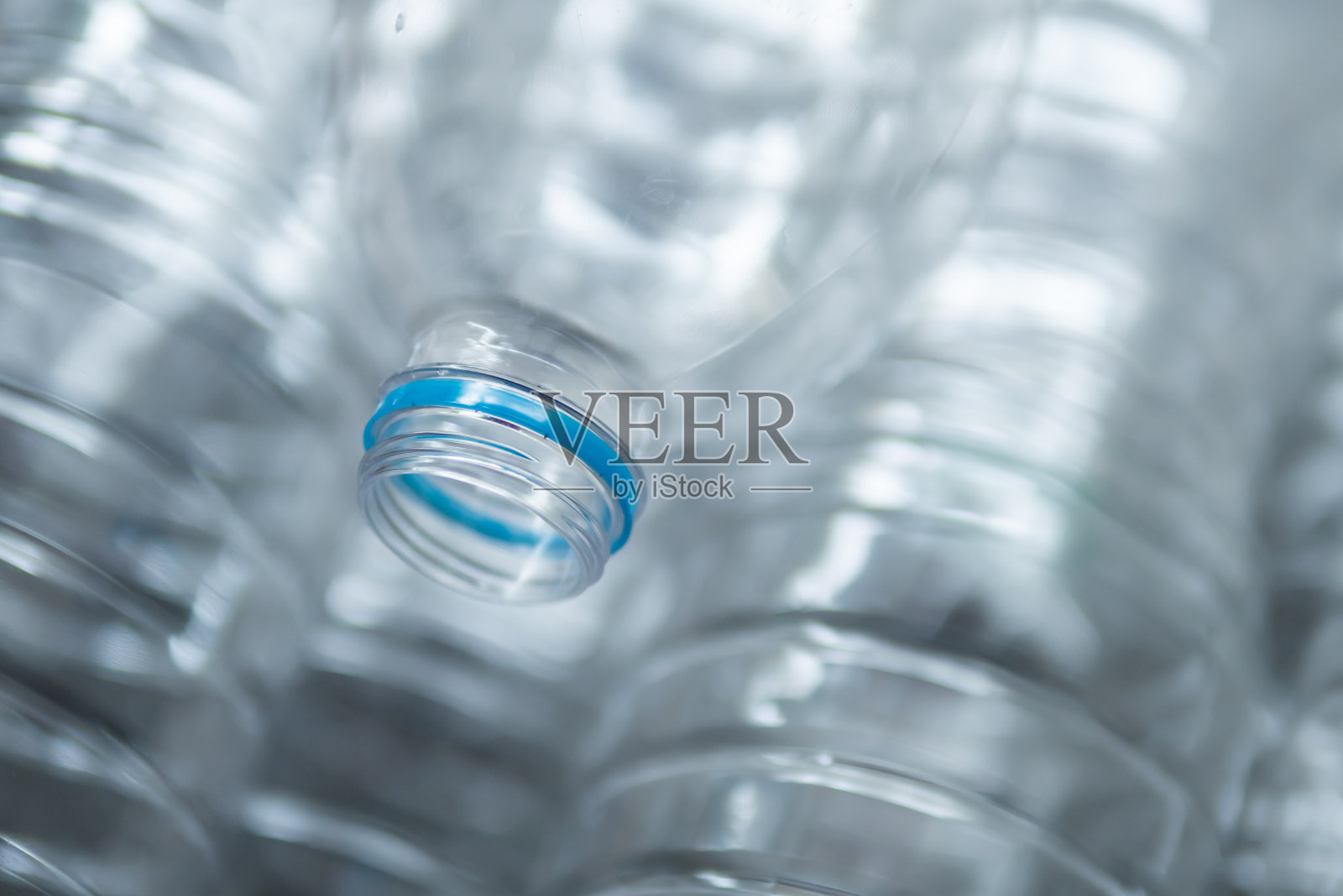 用过的塑料饮料瓶照片摄影图片